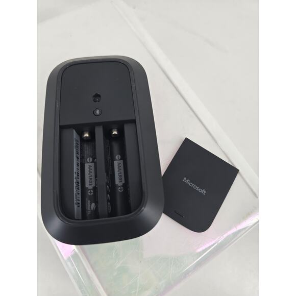 Microsoft Wireless Bluetooth Mobile Mouse — No USB Receiver - Picture 4 of 4